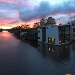 https://reiwa.amsterdamhotelsnl.com