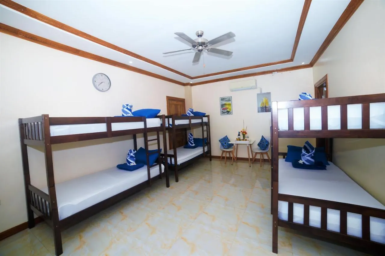 Blue Moon Inn Dauis Guest house